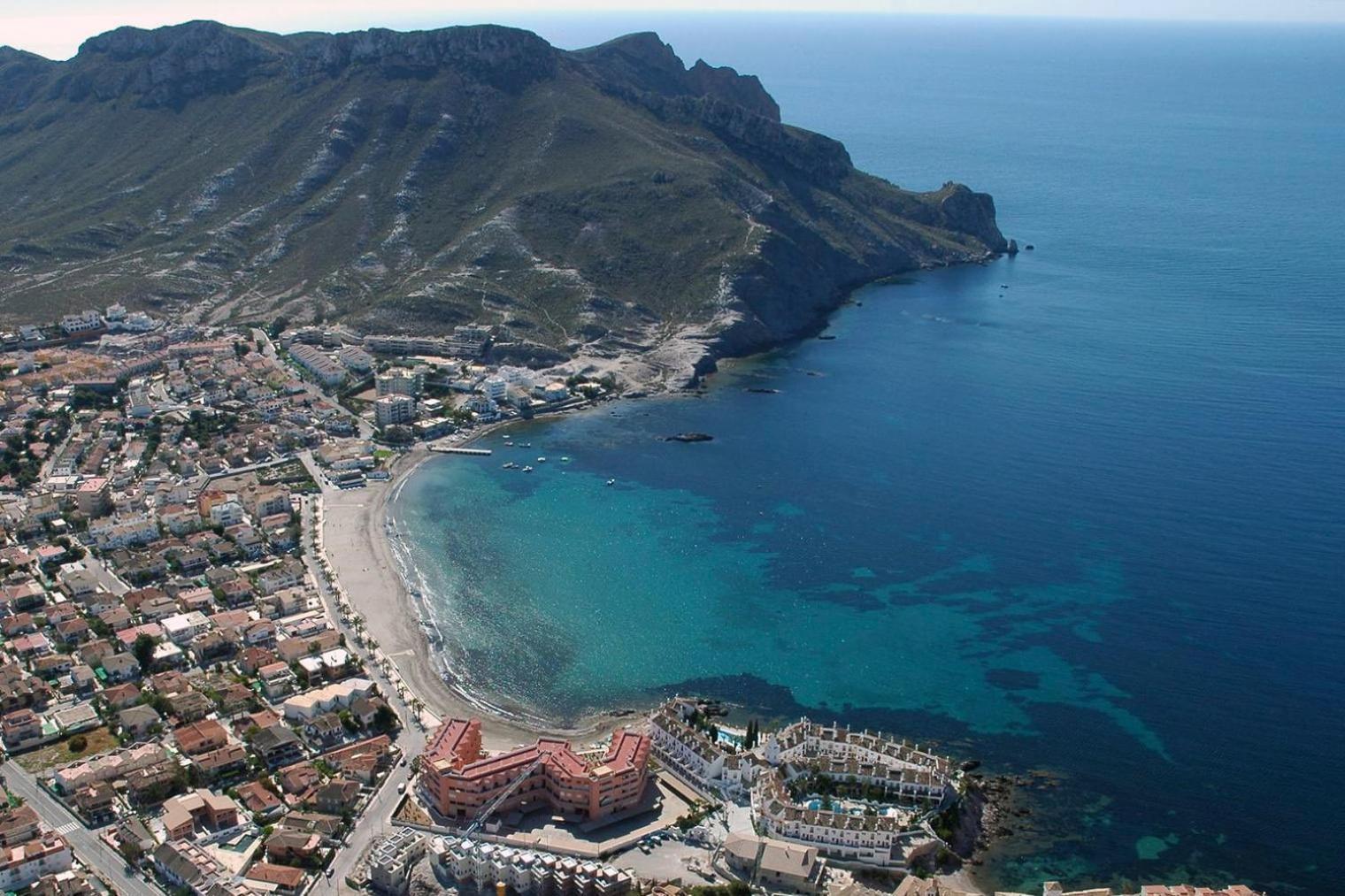 Amplio Junto Al Mar Calabardina